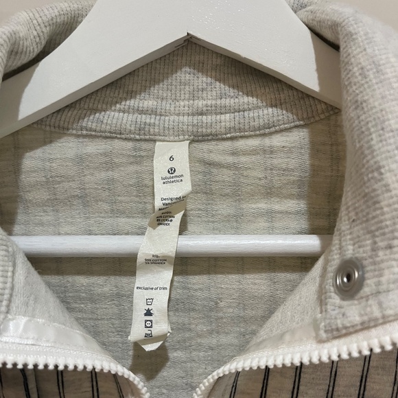 Unique Limited Edition Lululemon white Jacket with Belt - 6 - Picture 2 of 7